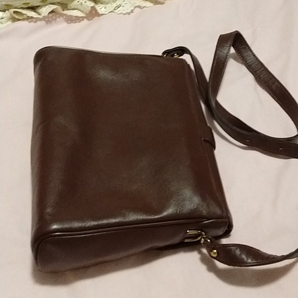 Etienne Aigner leather bag - Picture 3 of 9